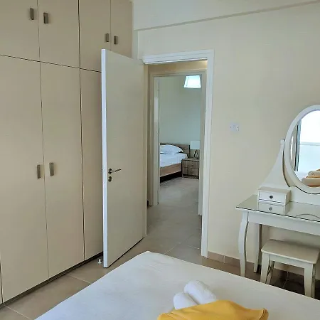 Apartment 12 Kition *